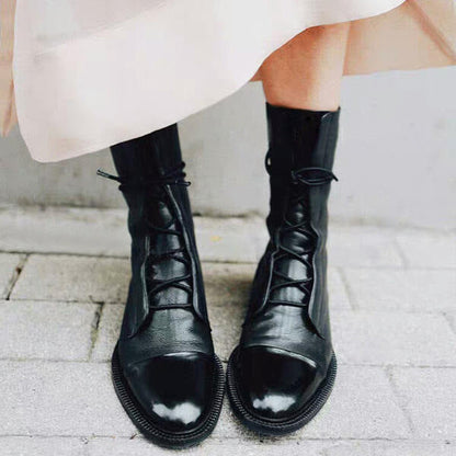 Bottes orthopédiques gracieuses pour un look moderne