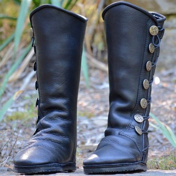 Bottes orthopédiques magnifiquement confectionnées