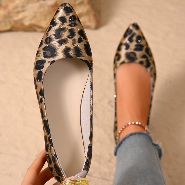 Chaussures Orthopédiques Gracieuses au Look Moderne