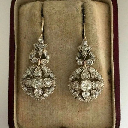 Boucle d'oreille classique au charme intemporel