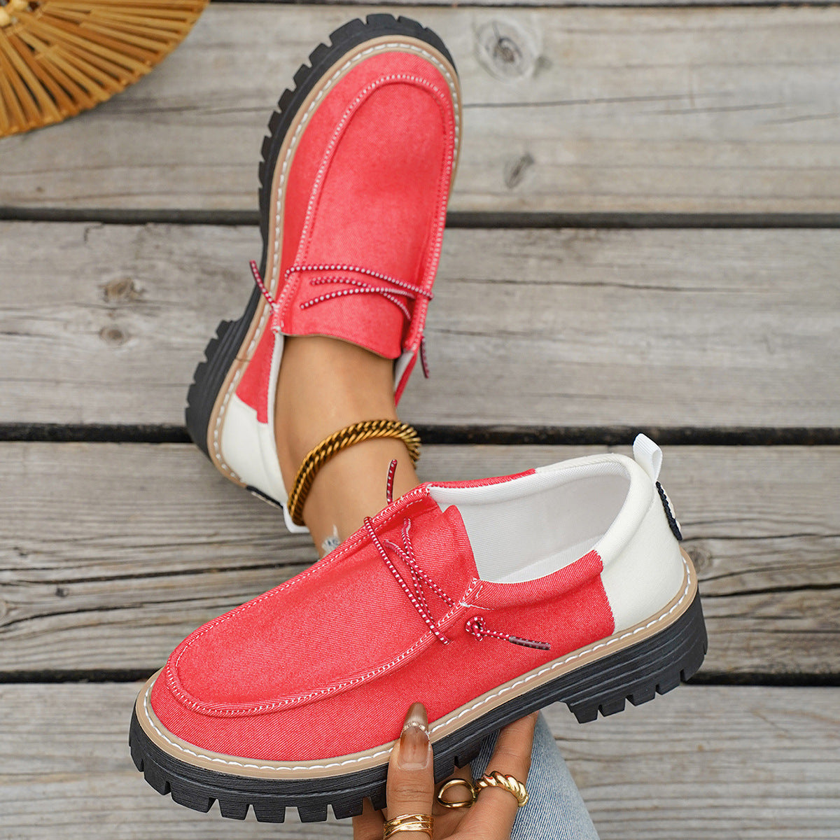 Chaussures Orthopédiques d'Inspiration Vintage