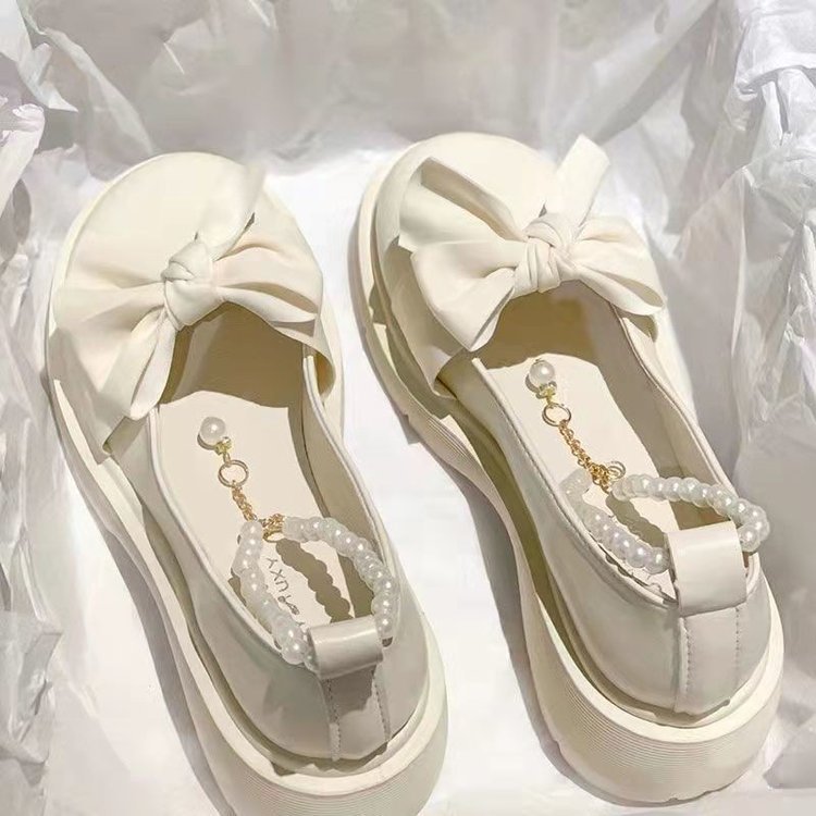 Chaussures Orthopédiques d'Inspiration Vintage