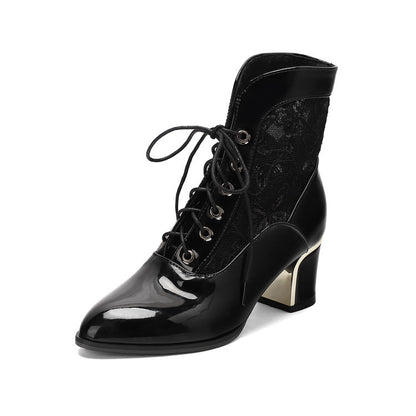 Chaussures Orthopédiques d'Inspiration Vintage