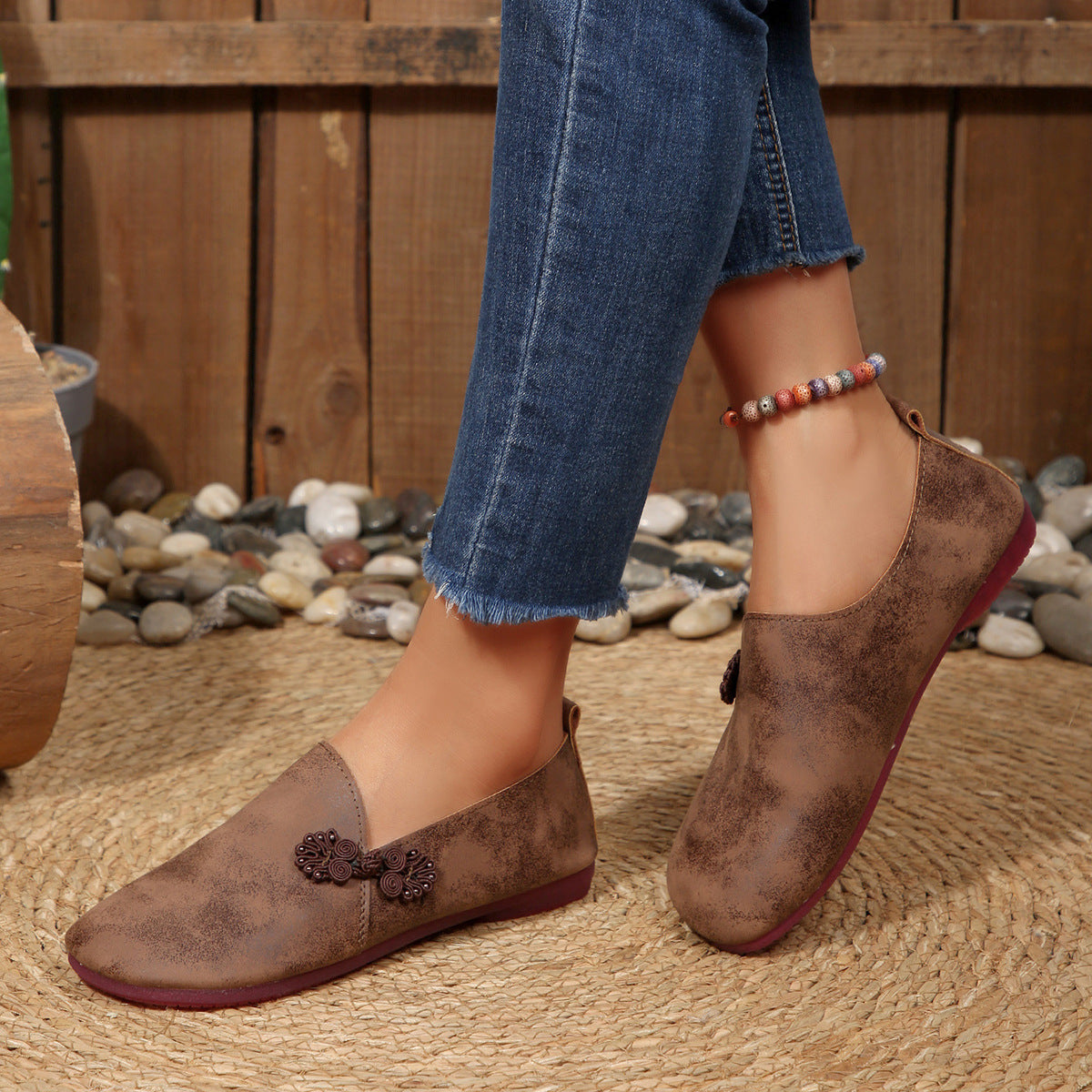 Chaussures Orthopédiques d'Inspiration Vintage