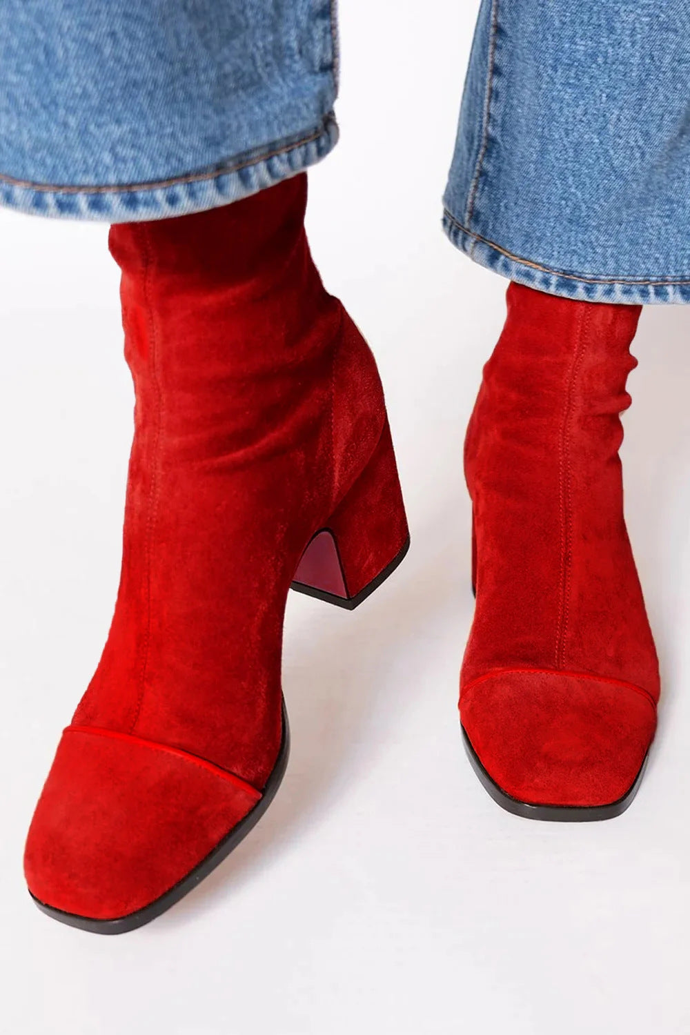 Bottes orthopédiques gracieuses pour un look moderne