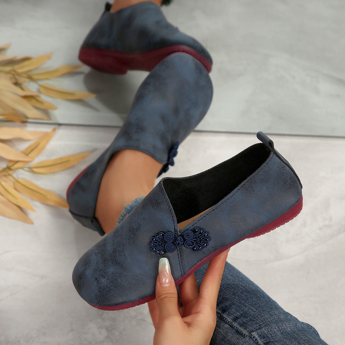 Chaussures Orthopédiques d'Inspiration Vintage