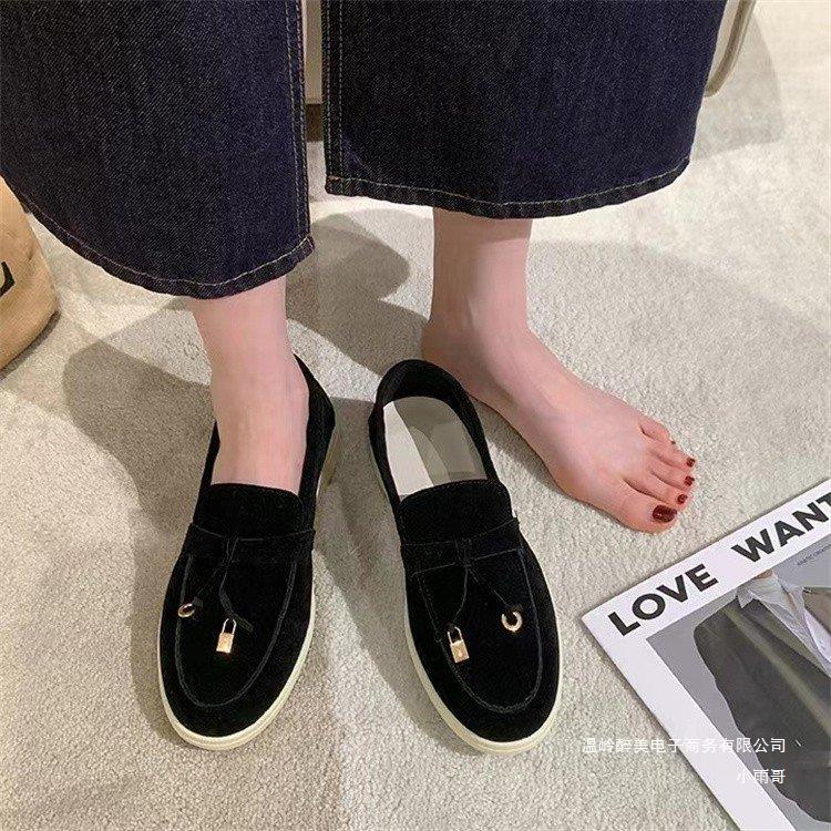 Chaussures Orthopédiques Gracieuses au Look Moderne