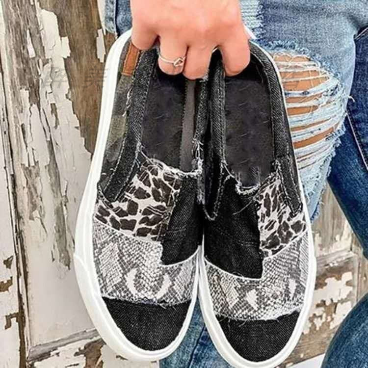 Chaussures Orthopédiques d'Inspiration Vintage