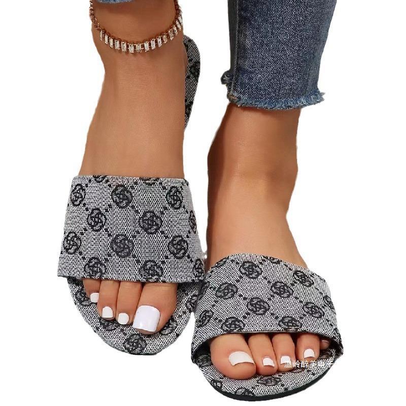 Sandales Orthopédiques Gracieuses au Look Moderne