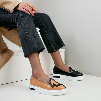Chaussures Orthopédiques d'Inspiration Vintage