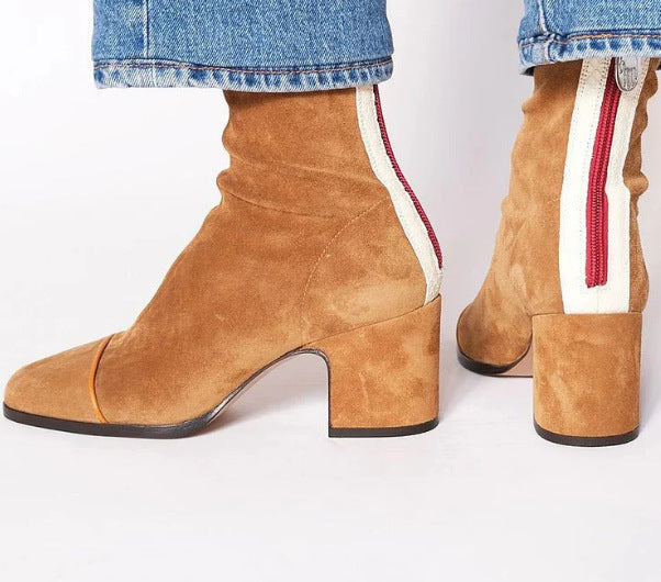 Bottes orthopédiques gracieuses pour un look moderne