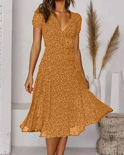 SL | Robe imprimée en mousseline de soie avec manches courtes et décolleté en V