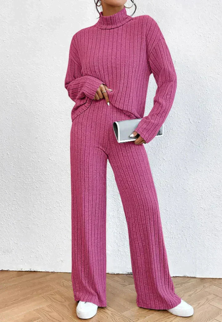 EP | Pantalon tricoté et pull à col roulé