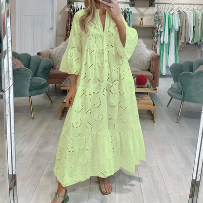 SL | Robe élégante avec œillets brodés