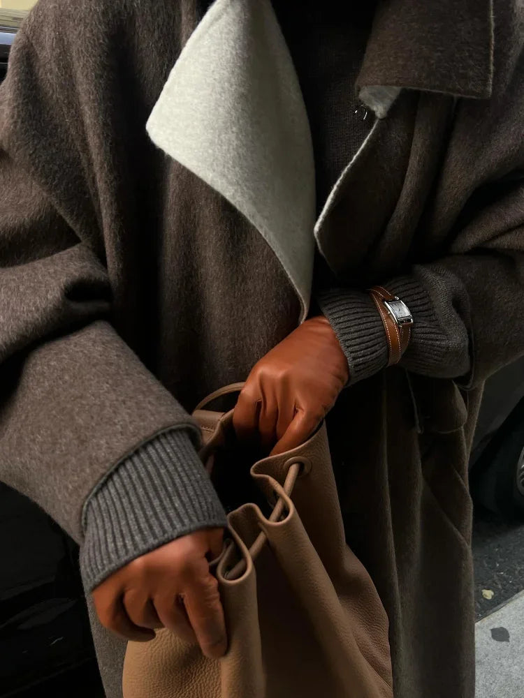 Veste au design réfléchi