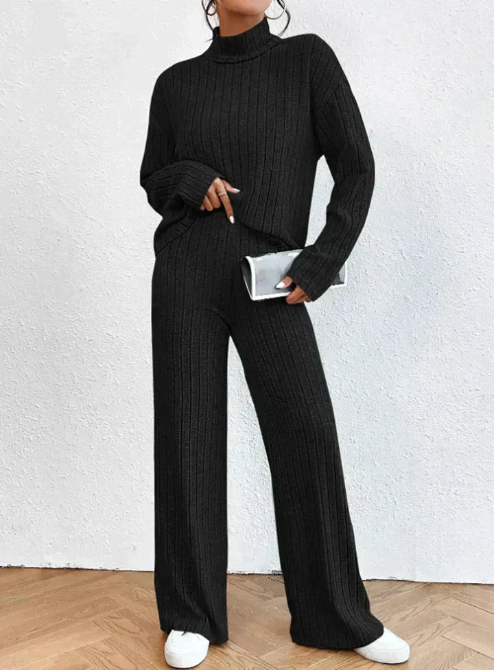EP | Pantalon tricoté et pull à col roulé