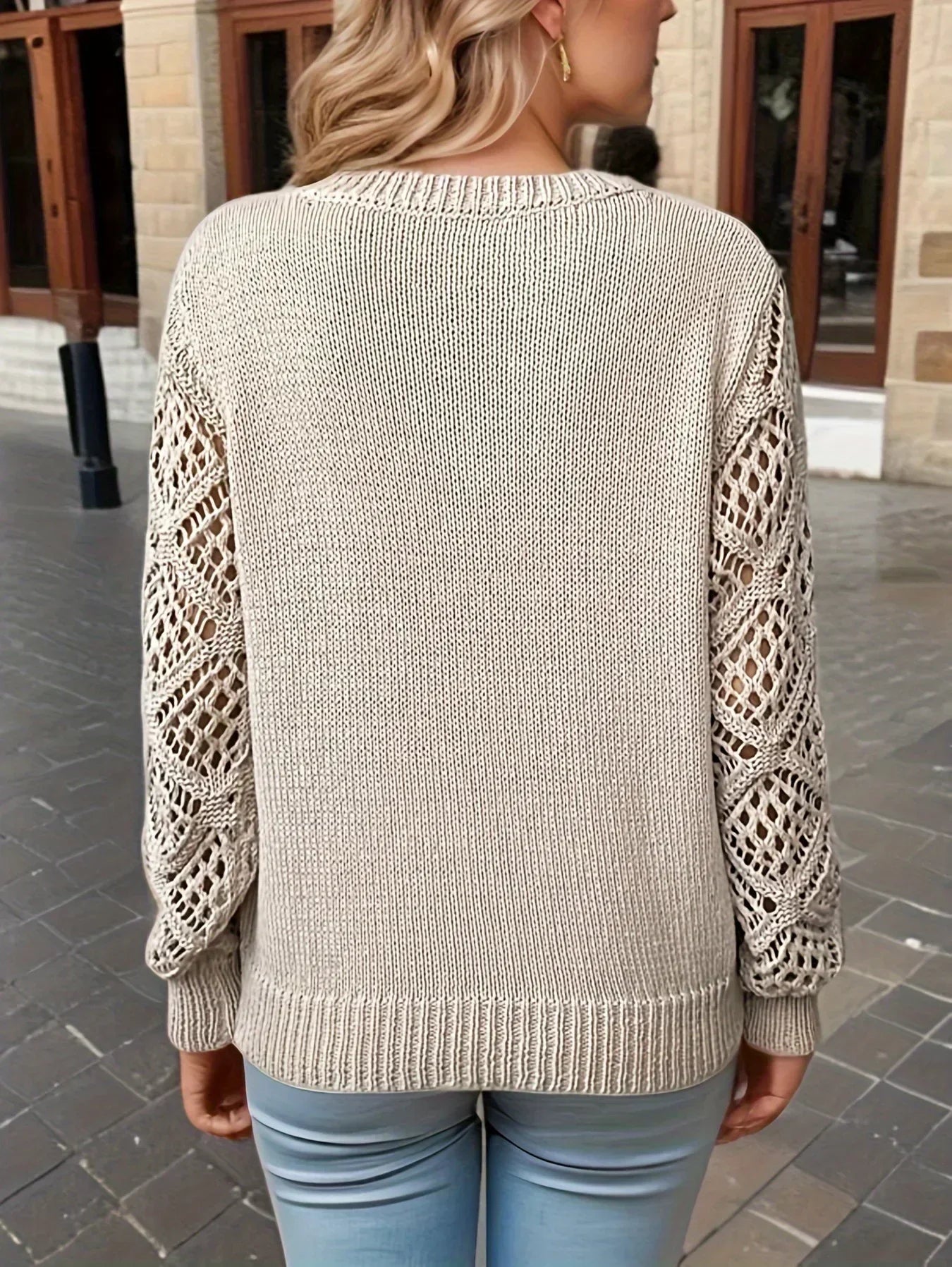 EP | Pull en maille solide col V