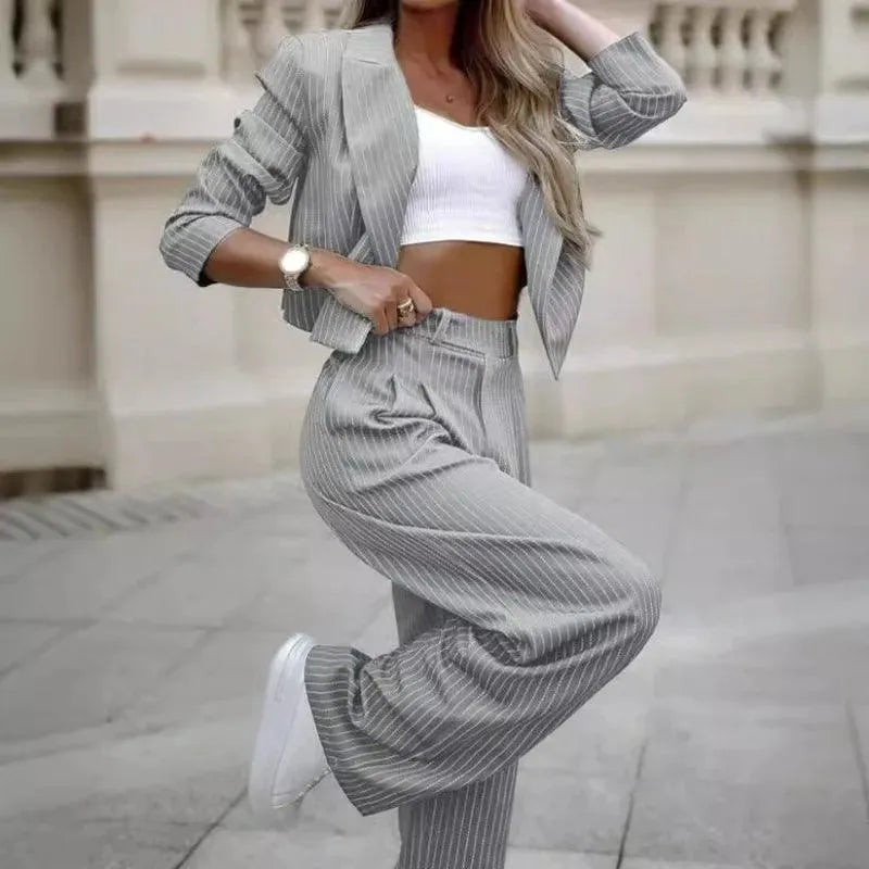 EP | Blazer stylé pour femme avec pantalon assorti