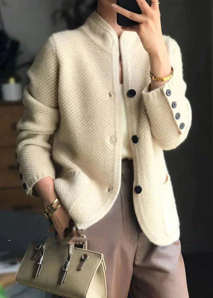 Pull au design réfléchi