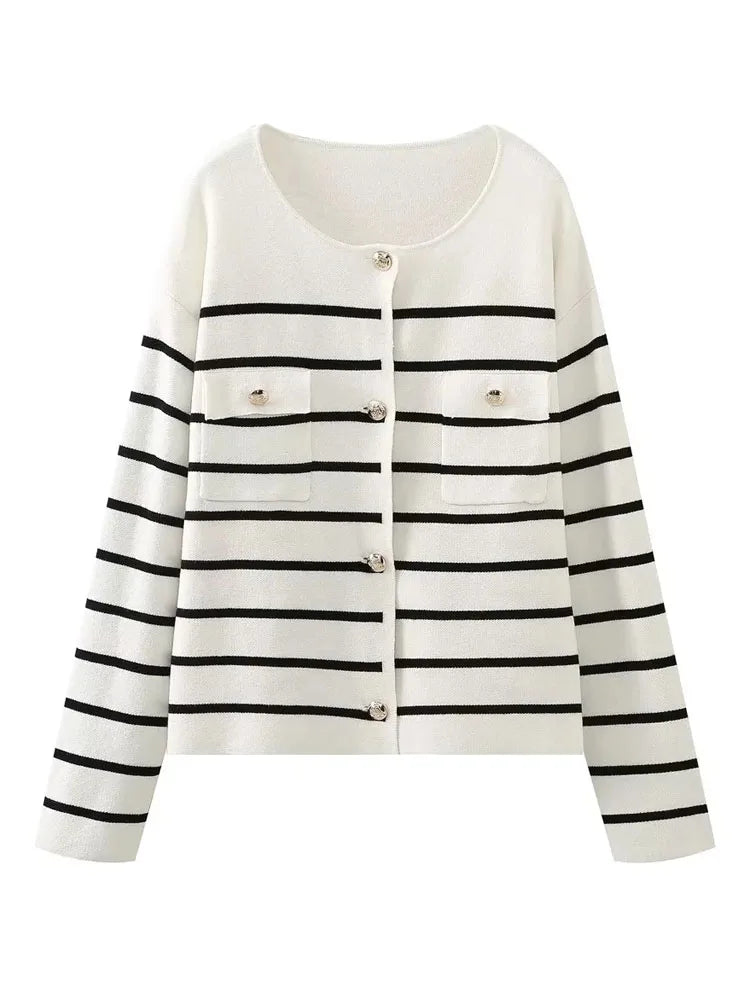 Pull au design réfléchi