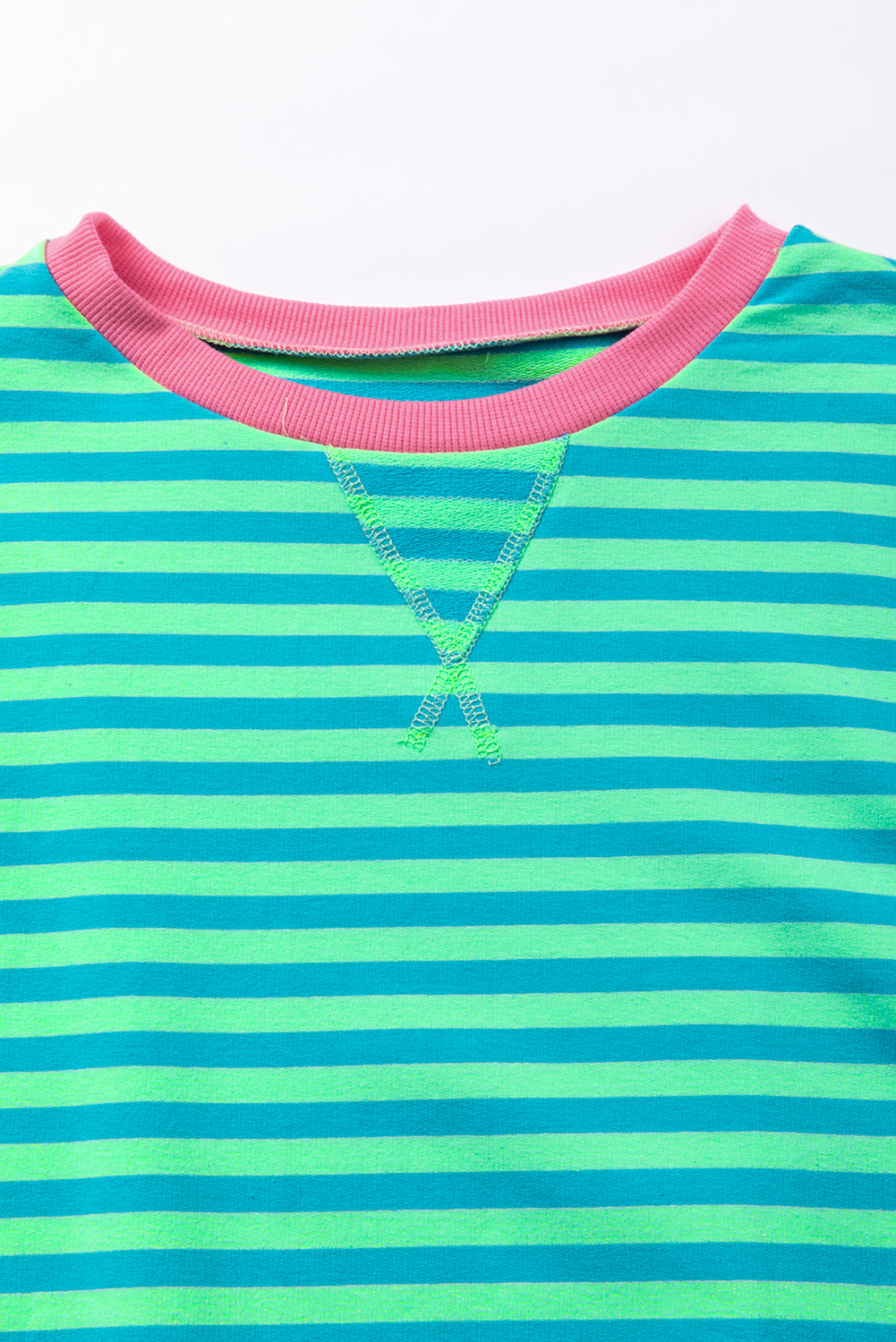 Pull au design réfléchi
