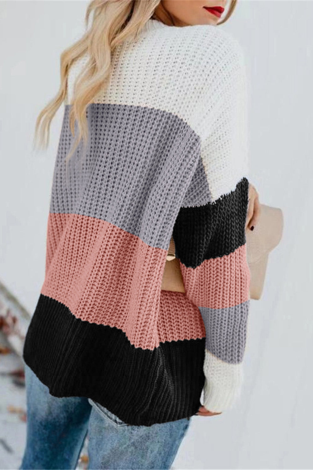 Pull au design réfléchi
