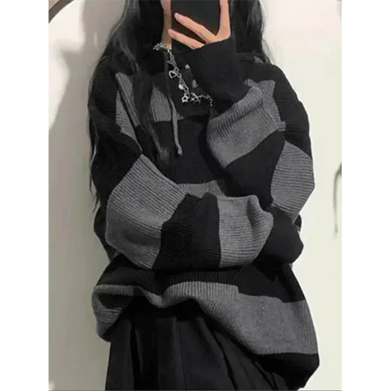 Pull au design réfléchi