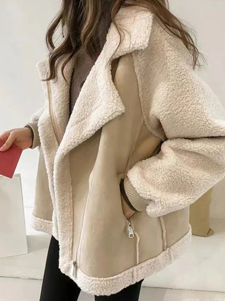 Manteau au design réfléchi