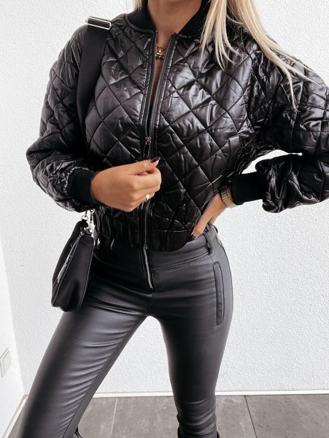 Veste au design réfléchi