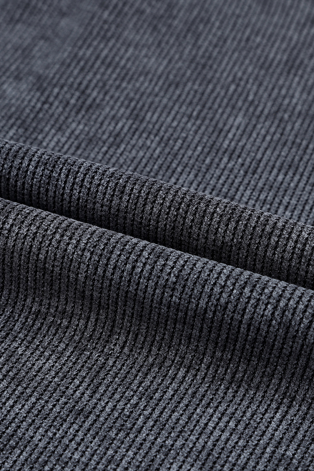Pull au design réfléchi