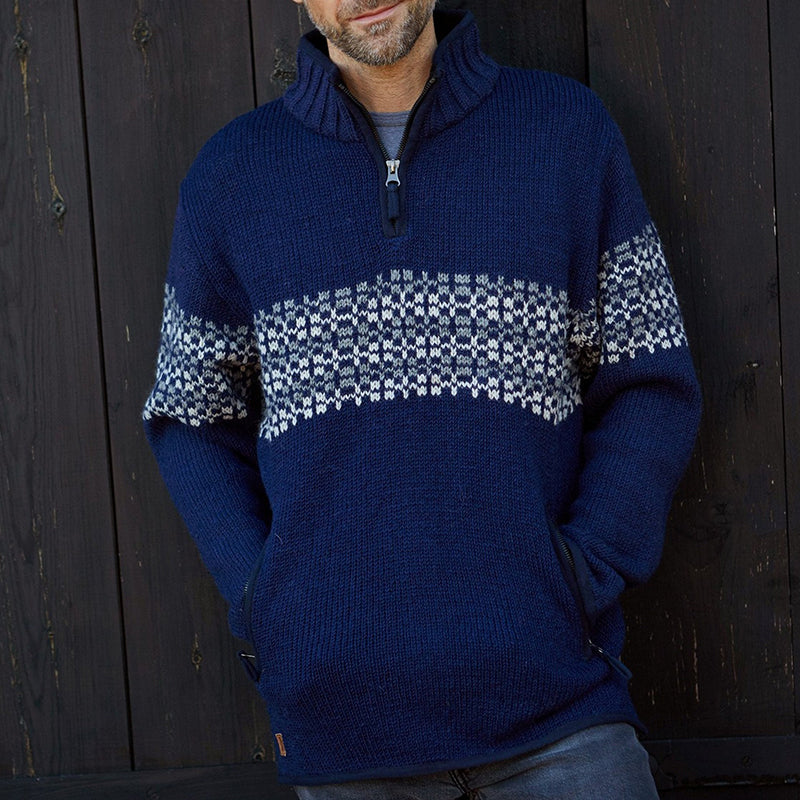 Pull au design réfléchi