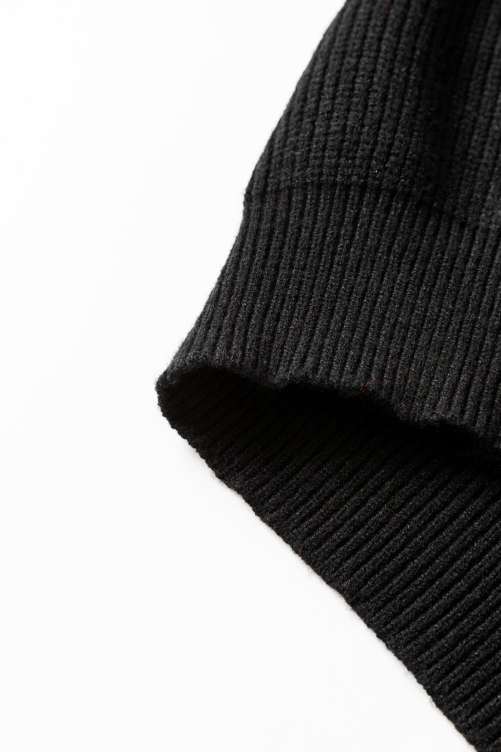 Pull au design réfléchi