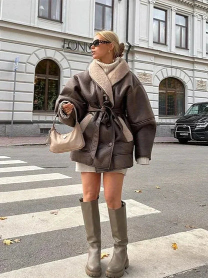Veste au design réfléchi