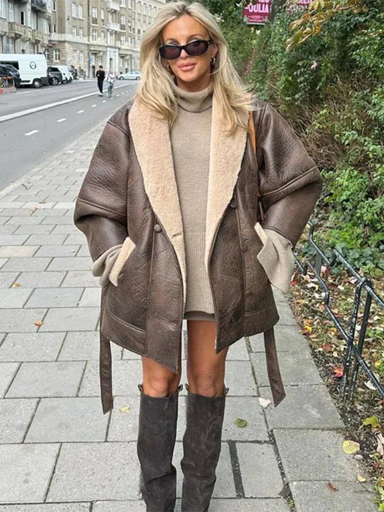 Veste au design réfléchi