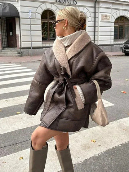 Veste au design réfléchi