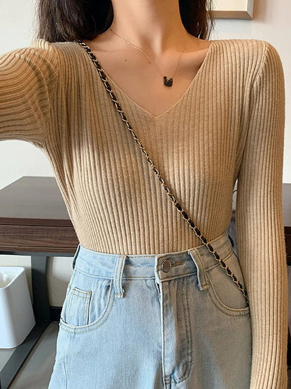 EP | Basic Pull en tricot col V